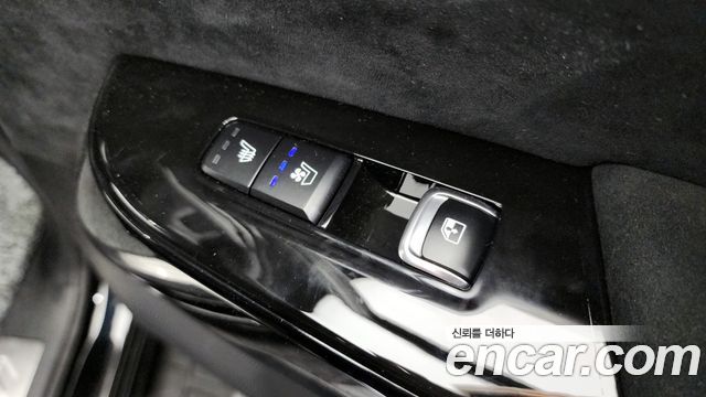 Mojave the master Diesel 3.0 4WD 6-seater Masters Gravity