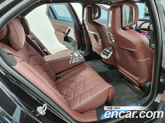 7 series (g70) 740i sDrive M Sport