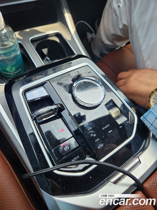7 series (g70) 740i sDrive Design Pure Excellence