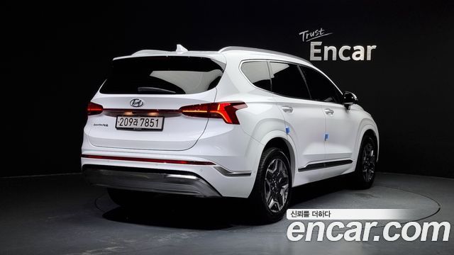 The new santa fe HEV 1.6 2WD Calligraphy
