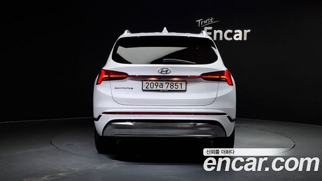 The new santa fe HEV 1.6 2WD Calligraphy