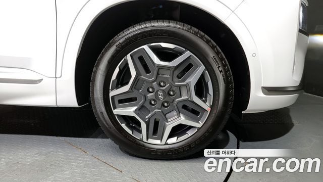 The new santa fe HEV 1.6 2WD Calligraphy