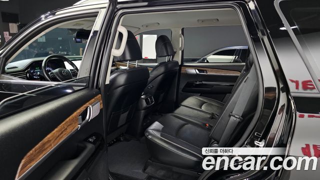 Mojave the master Diesel 3.0 4WD 5-Seater Platinum