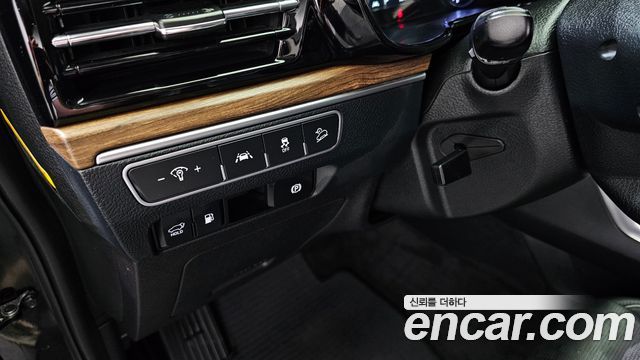 Mojave the master Diesel 3.0 4WD 5-Seater Platinum