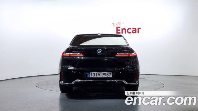 7 series (g70) 740i sDrive M Sport