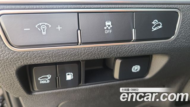 Mojave the master Diesel 3.0 4WD 6-seater Masters Gravity