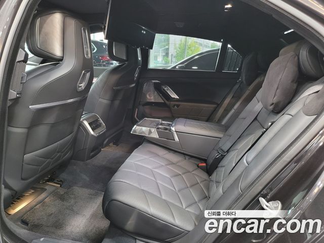 7 series (g70) 740i sDrive Design Pure Excellence