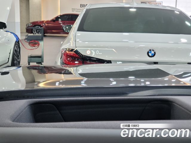 7 series (g70) 740i sDrive Design Pure Excellence
