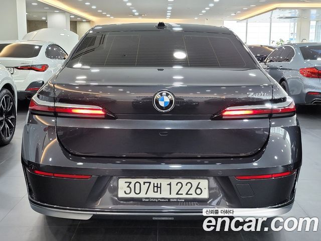 7 series (g70) 740i sDrive Design Pure Excellence