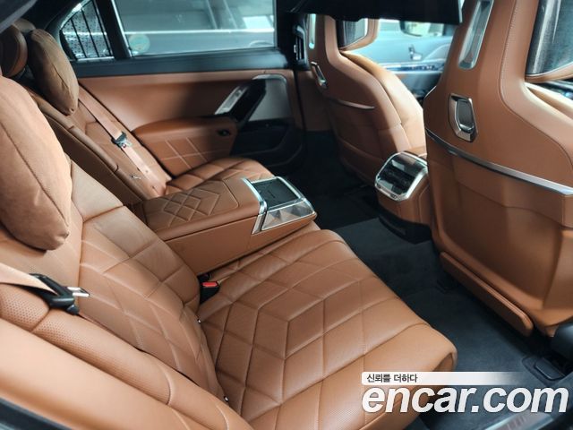 7 series (g70) 740i sDrive M Sport