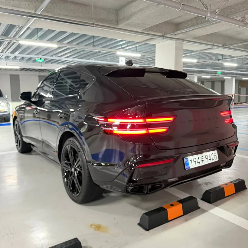 Genesis GV80 Coupe сзади, задние фонари