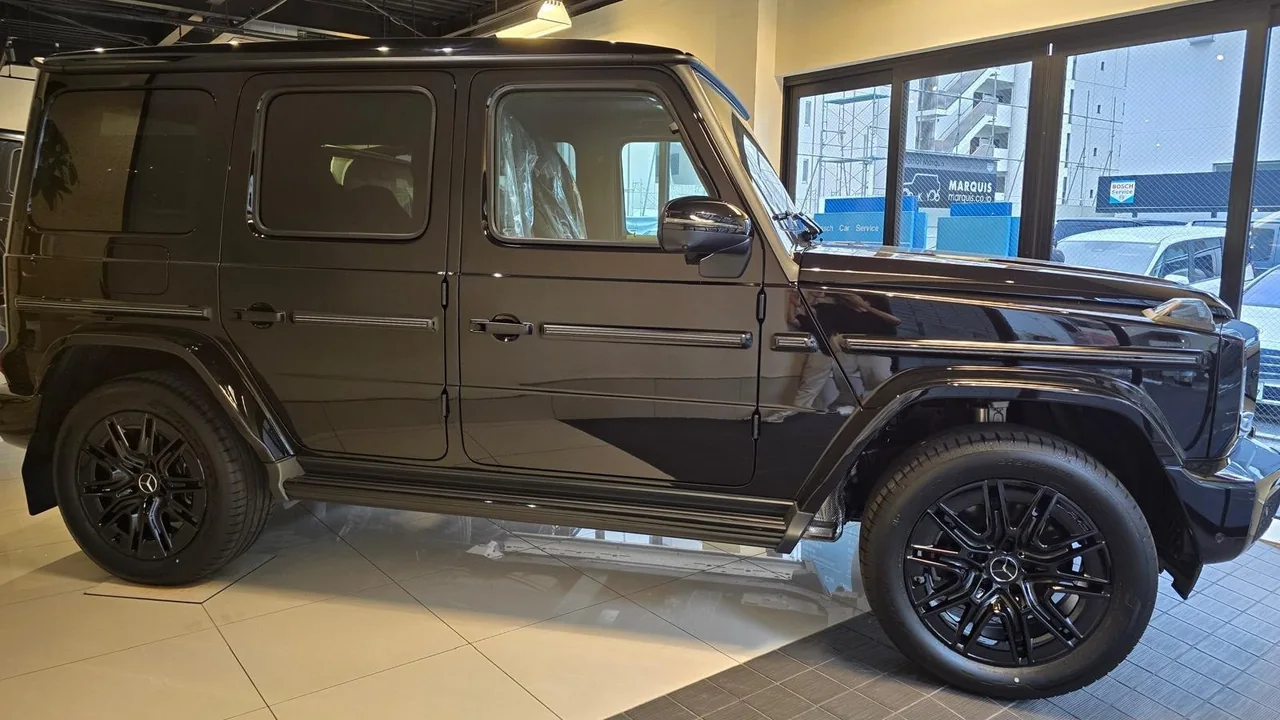 Mercedes-Benz G450d из Кореи — чёрный, вид сбоку