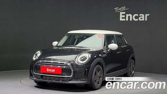 Mini Cooper 5-Door Classic Plus Lunch Pack 3rd Generation